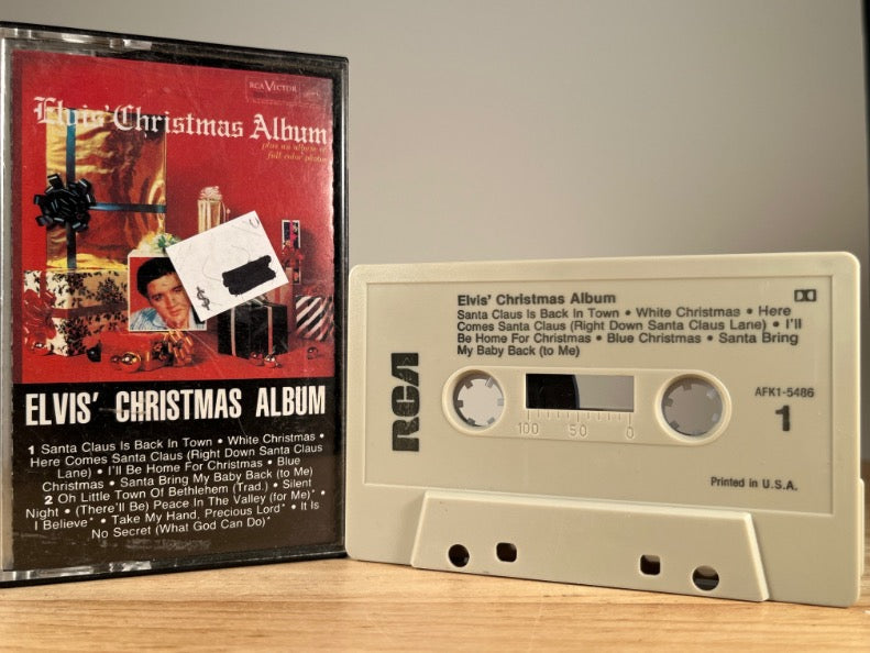 ELVIS PRESLEY – Elvis’ Christmas Album (RCA Victor) – CASSETTE TAPE
