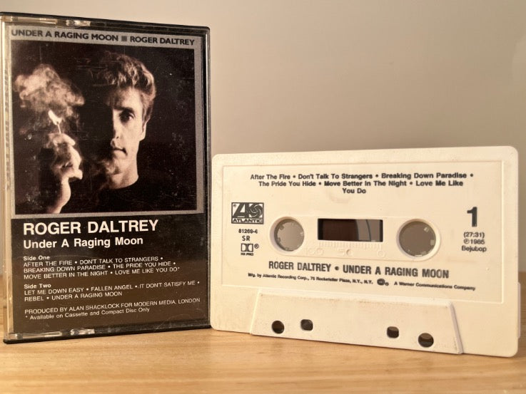 ROGER DALTRY - under a raging moon - CASSETTE TAPE