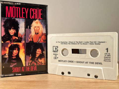 MÖTLEY CRÜE - shout at the devil - CASSETTE TAPE